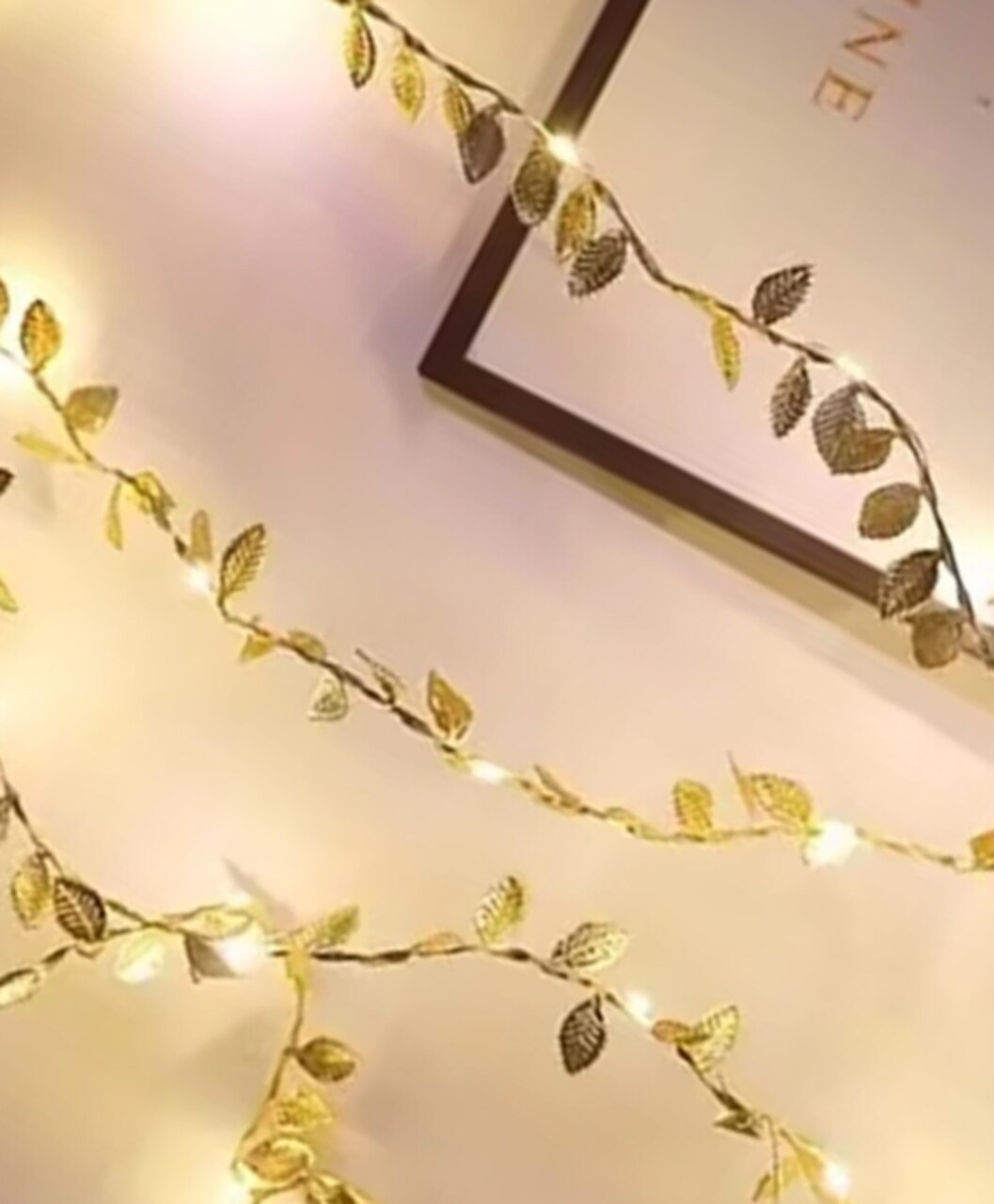 Decorative 20 LED Green Leaf String Lights — Perfect for Headboards & Patios